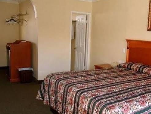 Bevonshire Motel 2*